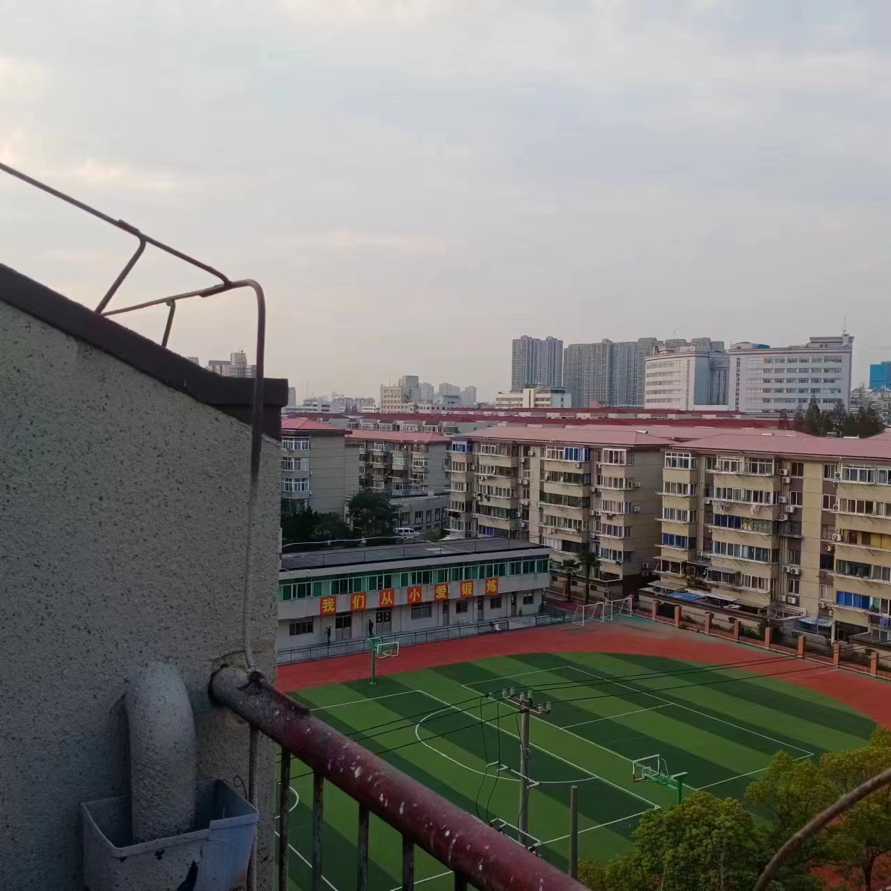 虹桥东村 4室2厅2卫 73m&sup2;