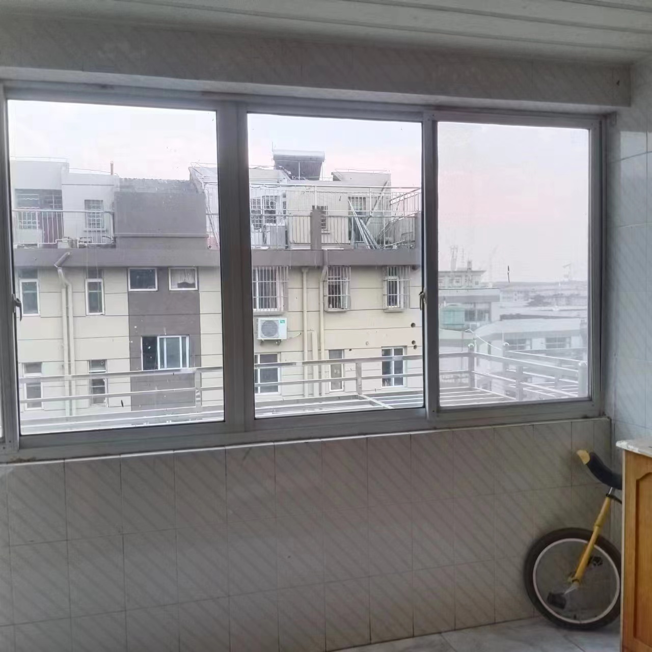 虹桥东村 4室2厅2卫 73m&sup2;