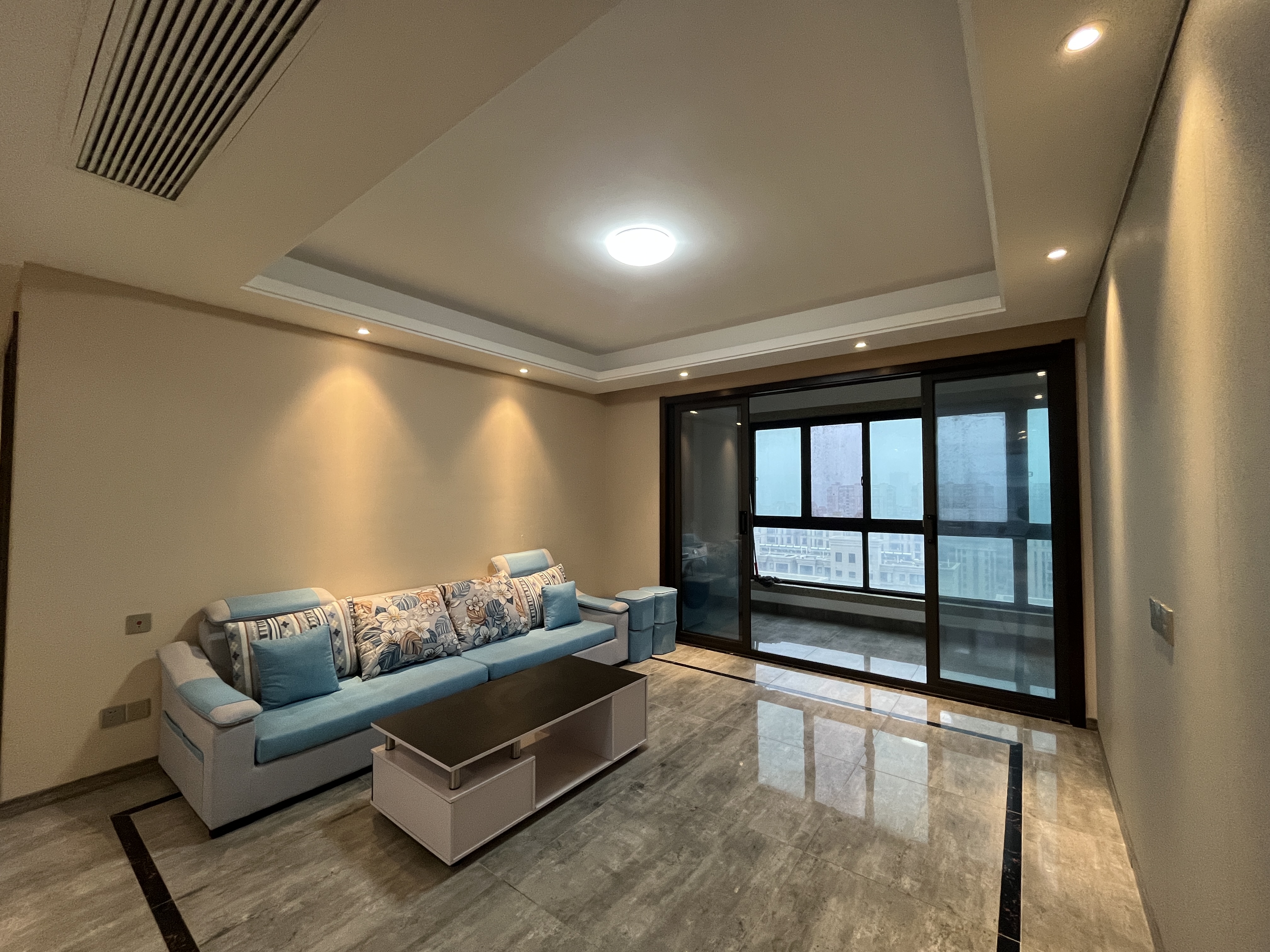 远创樾府 4室2厅2卫 132m²