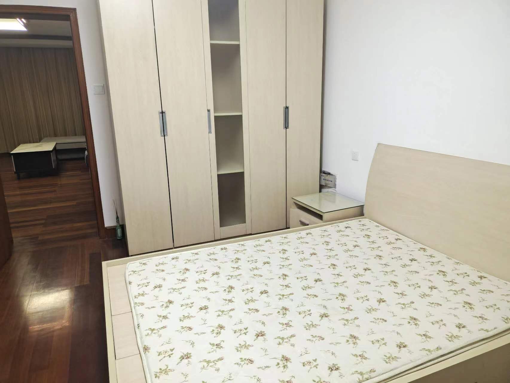 北濠顺遂楼 3室2厅1卫 135m&sup2;