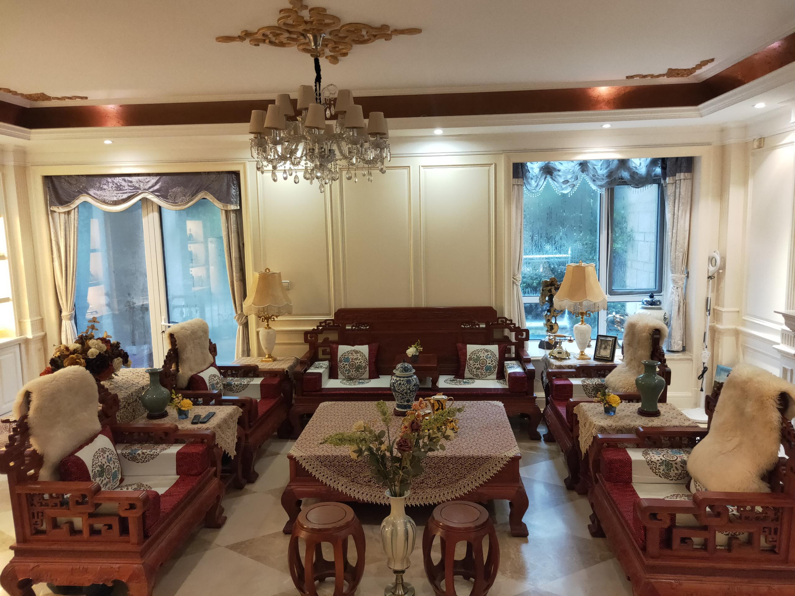 军山花园 4室2厅4卫 208m&sup2;