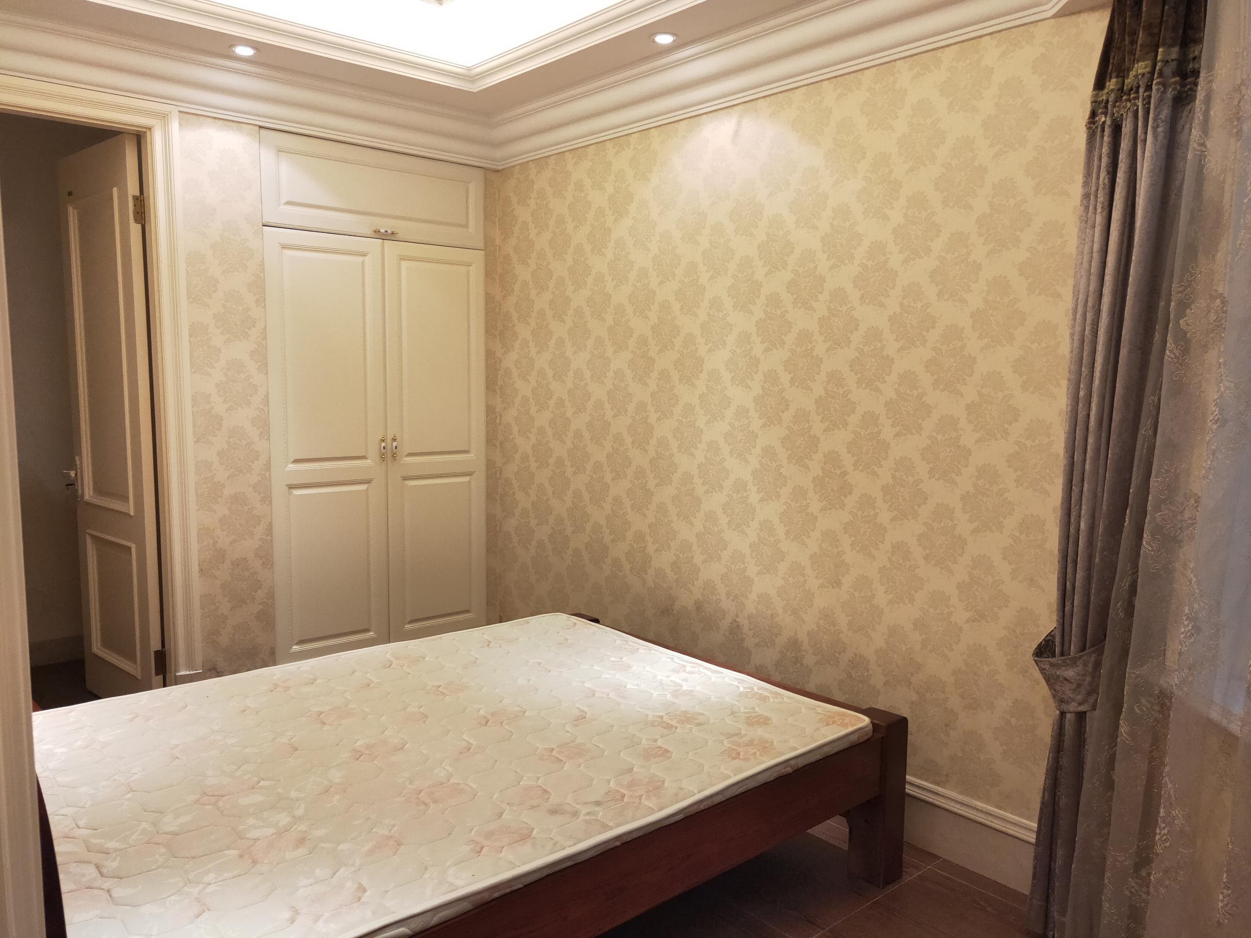 军山花园 4室2厅4卫 208m&sup2;