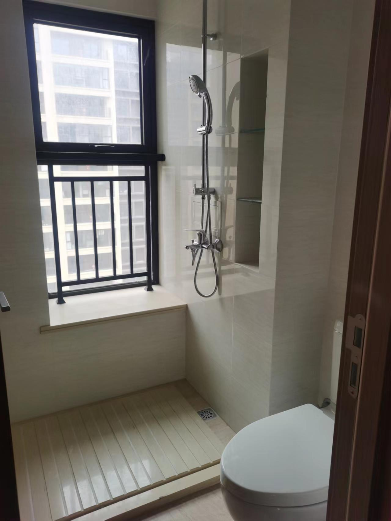 春风南岸东园 3室2厅2卫 121m&sup2;
