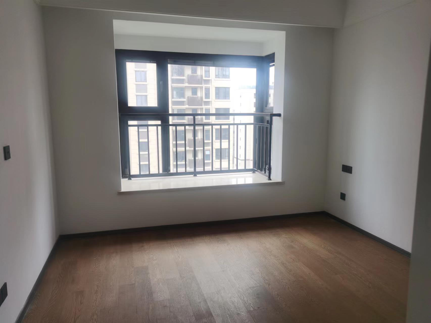 春风南岸东园 3室2厅2卫 121m&sup2;