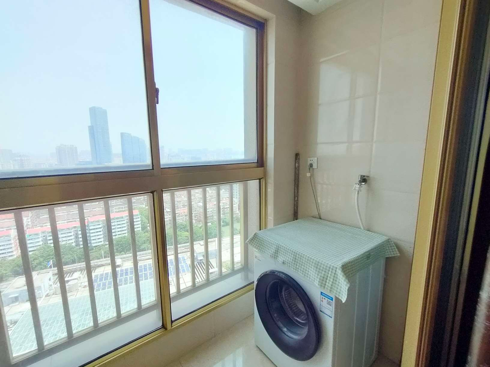 尚海湾 2室2厅1卫 100m&sup2;