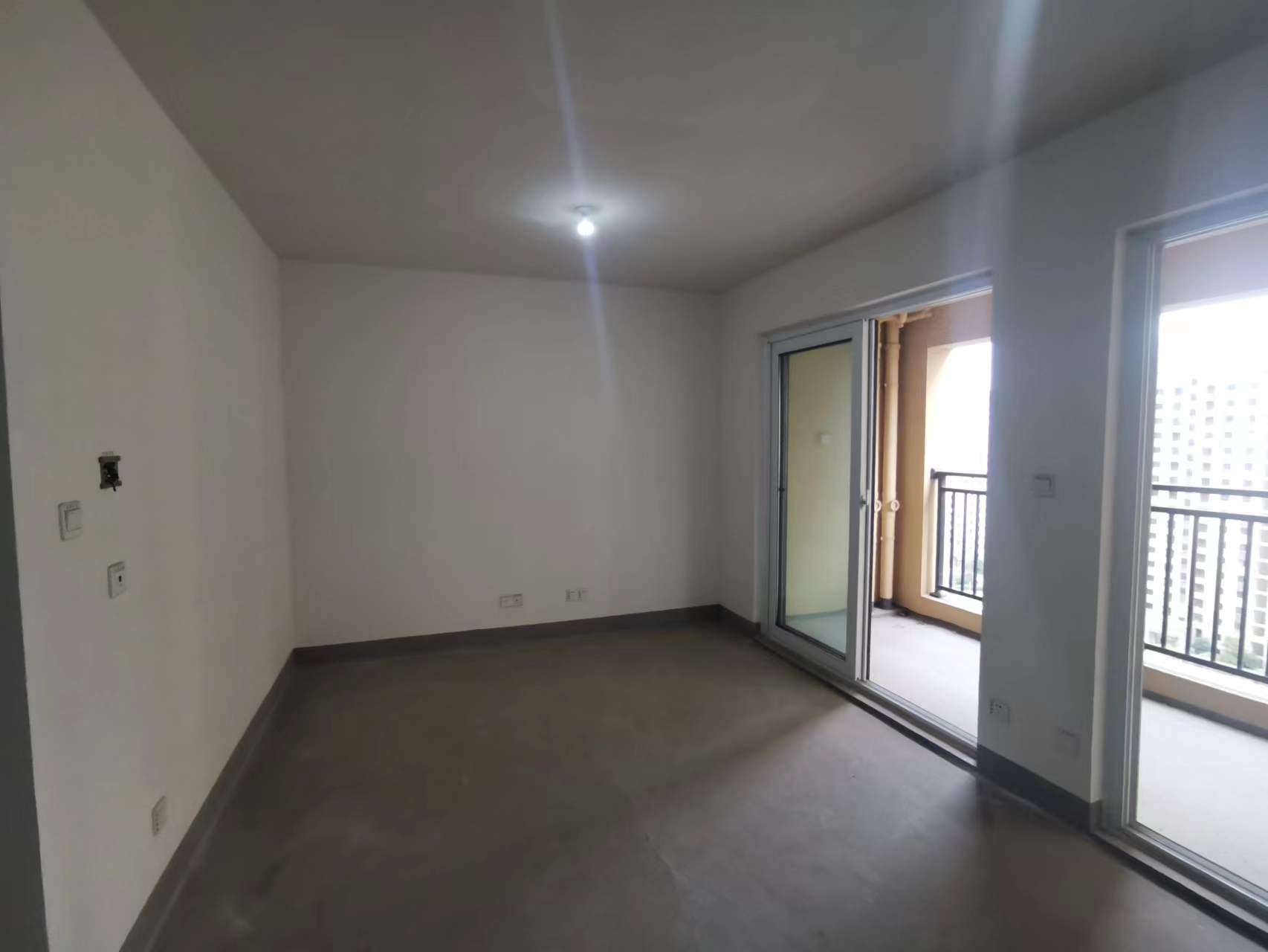 世茂九龙庭 2室2厅1卫 90.36m&sup2;