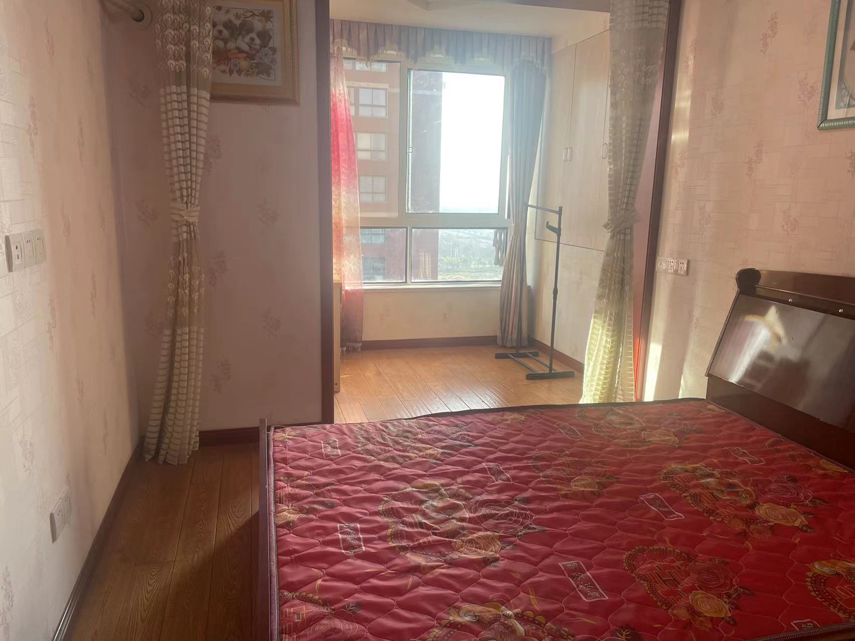 万濠星城 3室2厅1卫 99m&sup2;