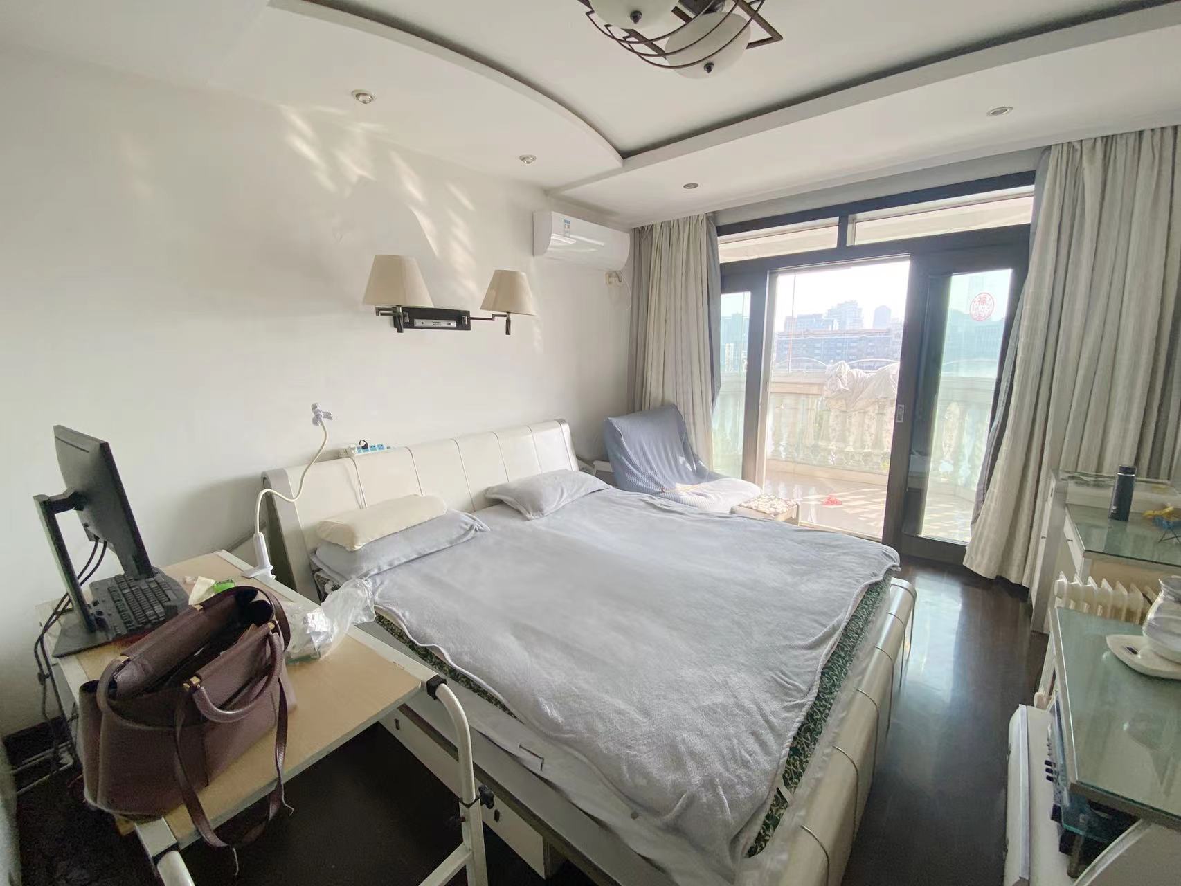 北濠山庄 6室3厅1卫 235.00m&sup2;