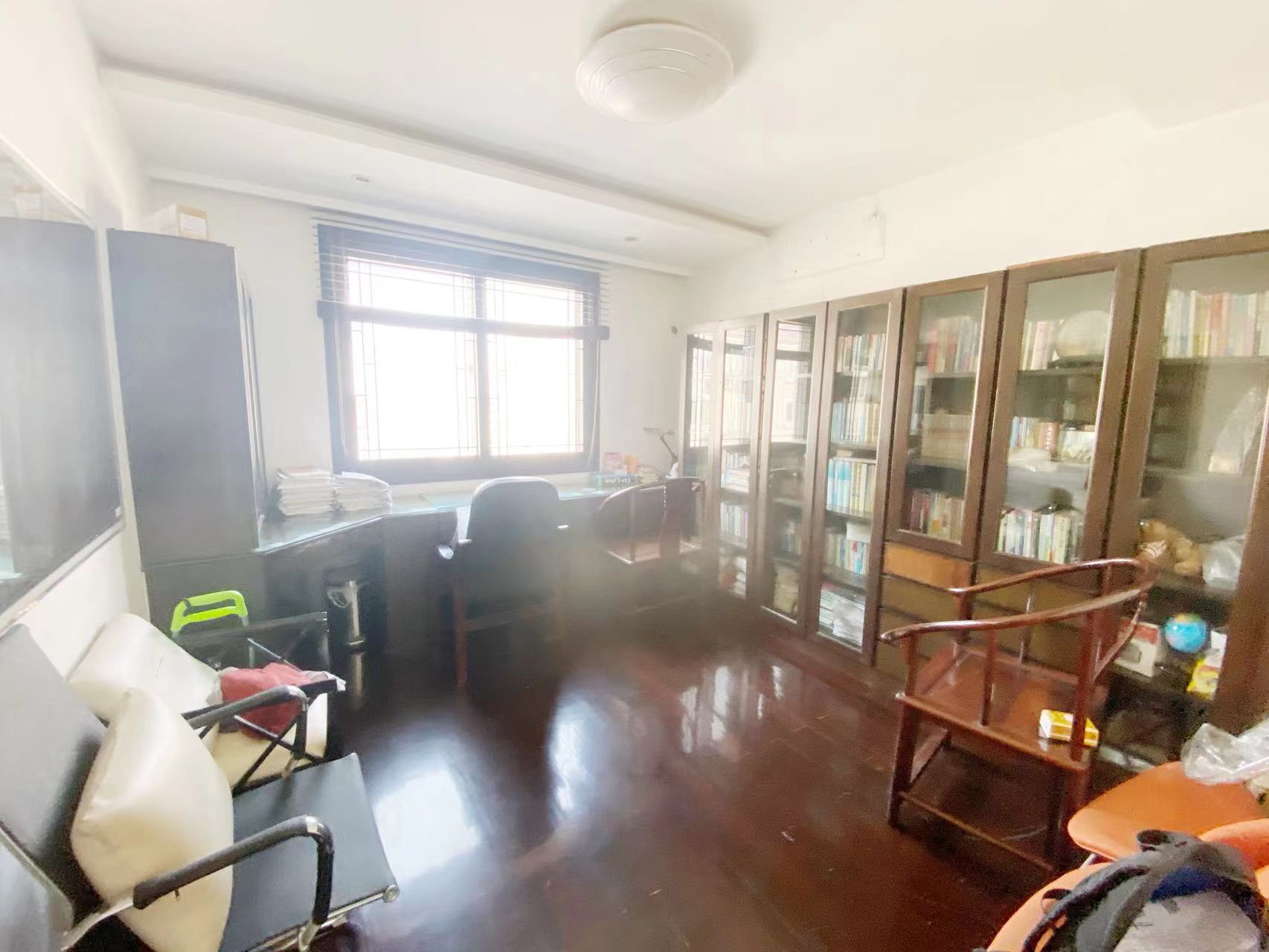 北濠山庄 6室3厅1卫 235.00m&sup2;