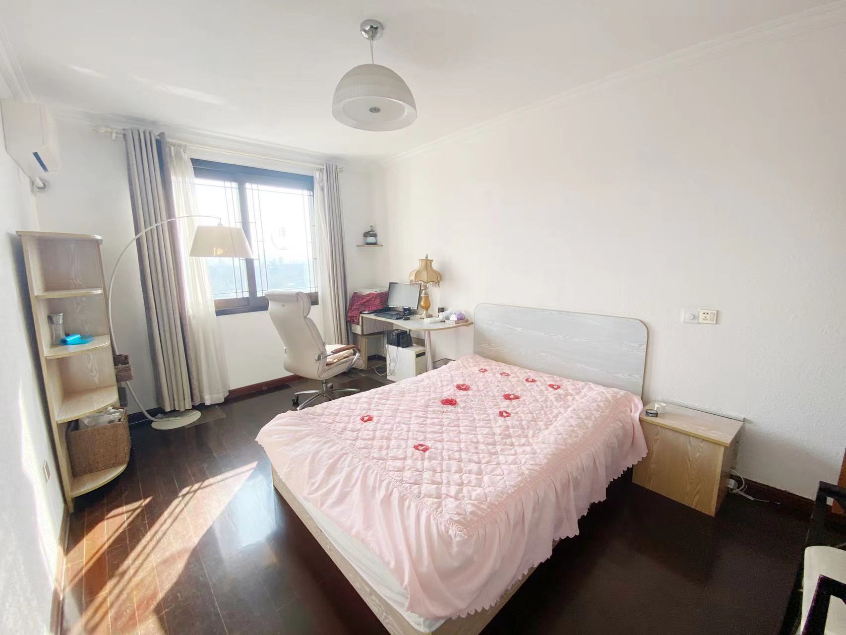 北濠山庄 6室3厅1卫 235.00m&sup2;