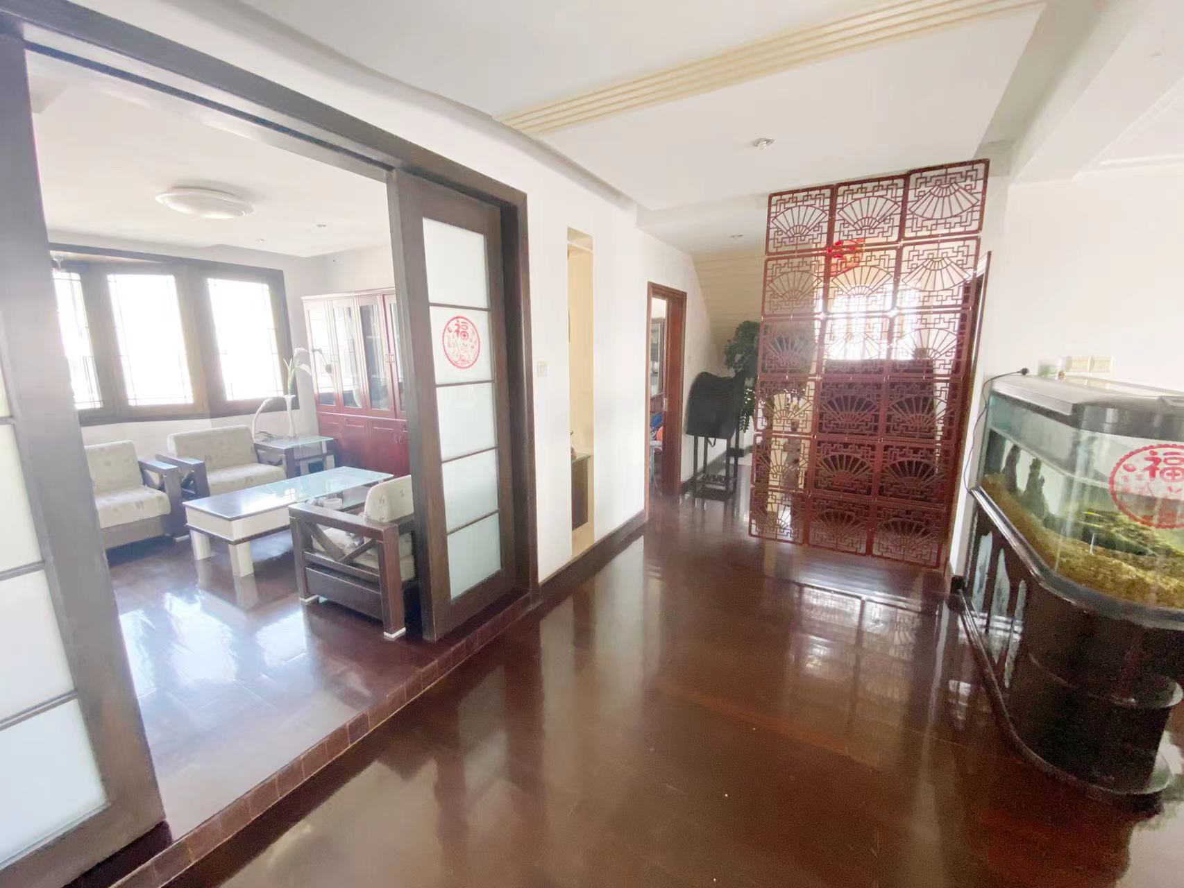 北濠山庄 6室3厅1卫 235.00m&sup2;