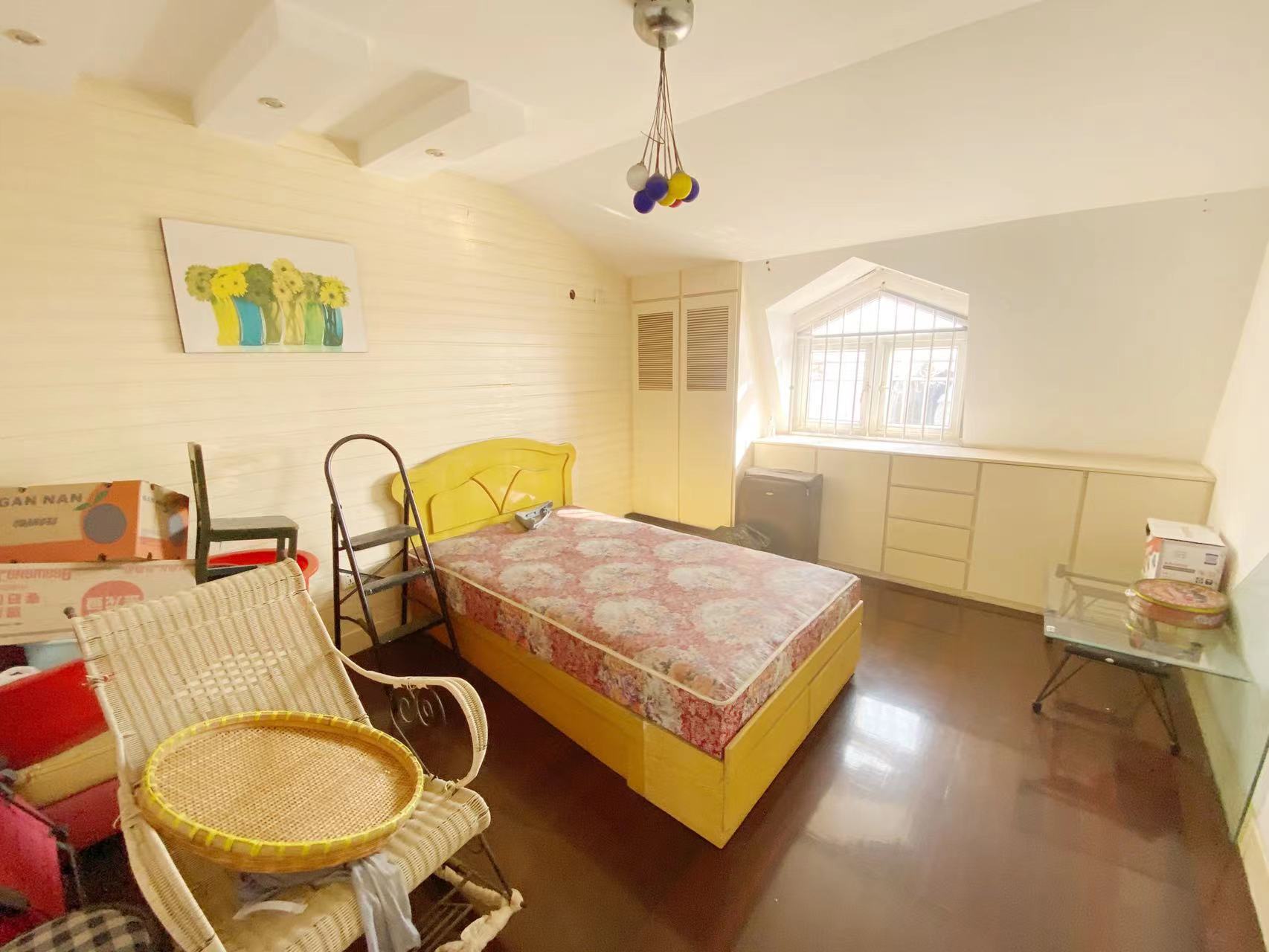 北濠山庄 6室3厅1卫 235.00m&sup2;