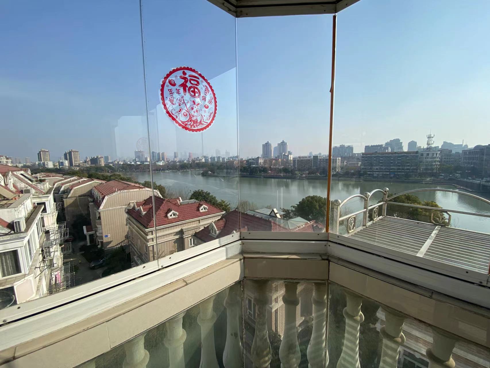 北濠山庄 6室3厅1卫 235.00m&sup2;