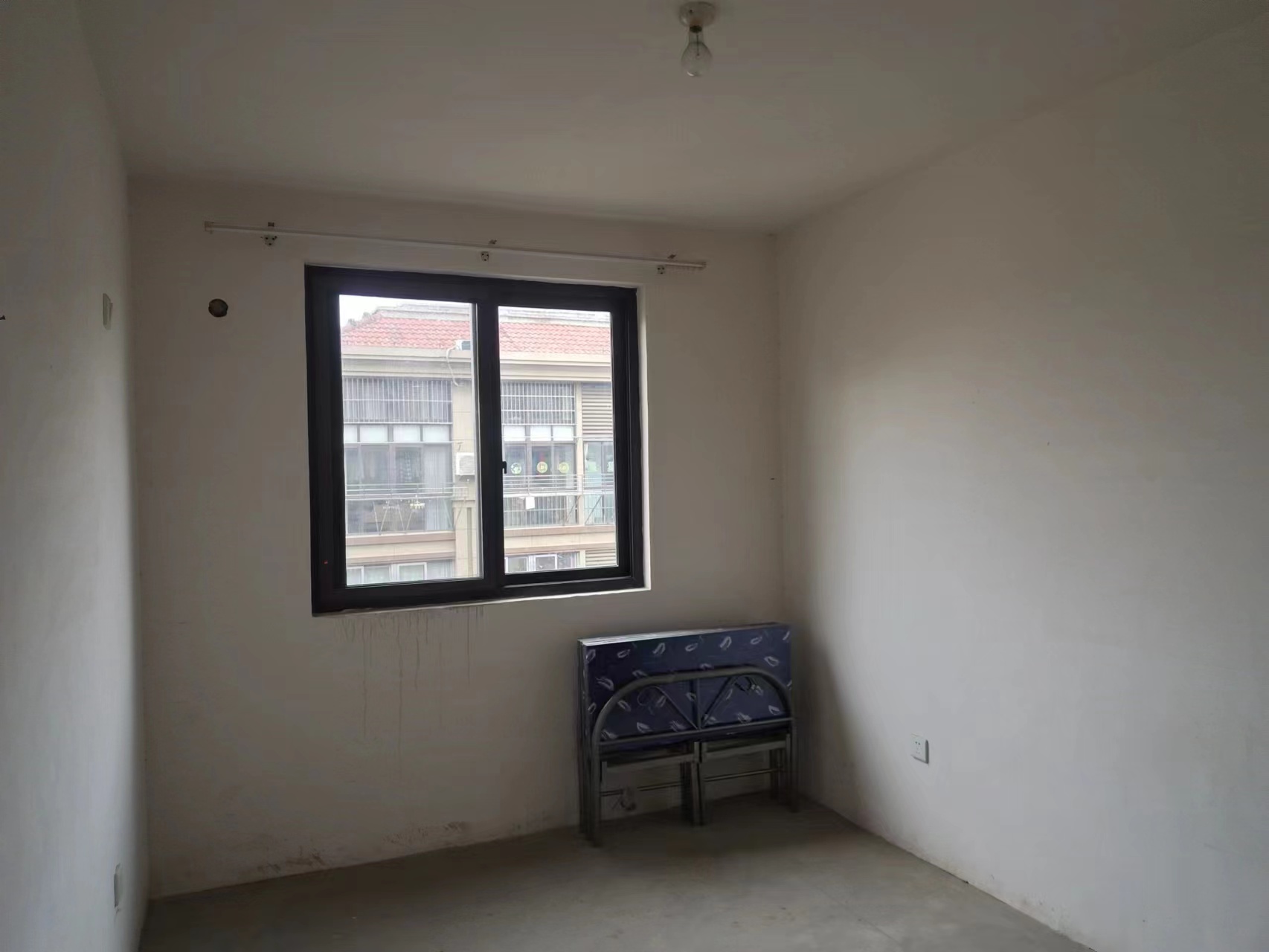 海韵花园 3室2厅1卫 124m&sup2;