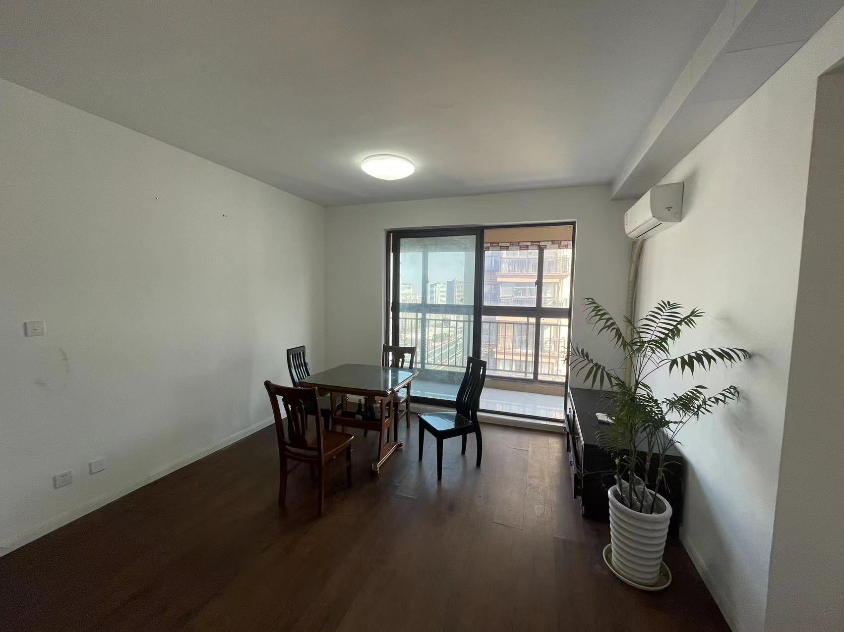 华强城 3室2厅1卫 118.00m²