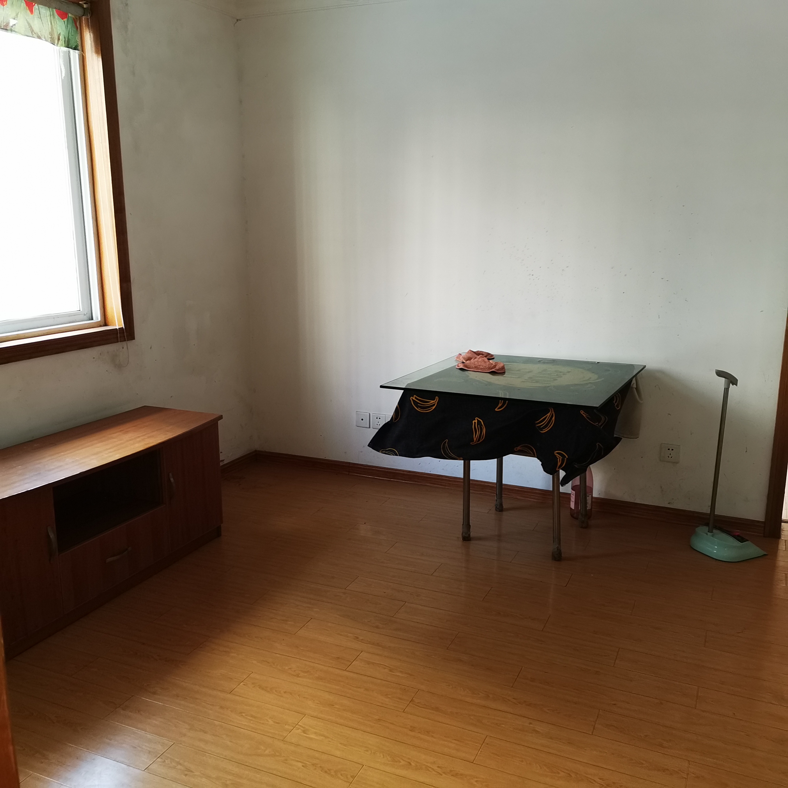 锦安花园一期 1室1厅1卫 60m&sup2;