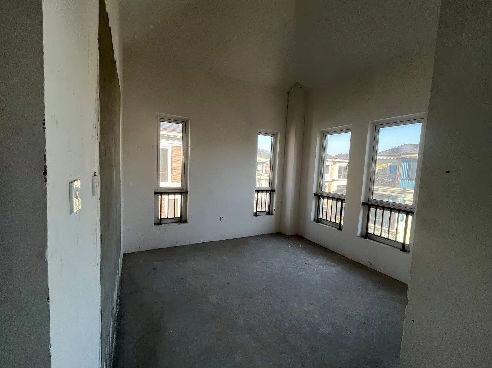 顺发御园 4室3厅3卫 310m&sup2;