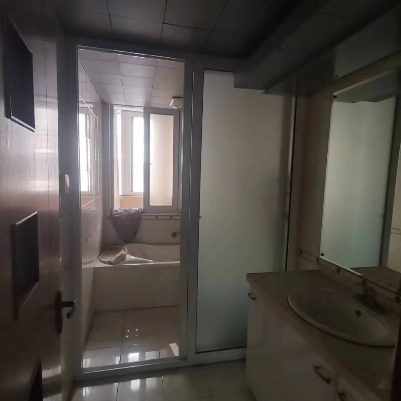 翡翠花园 3室2厅2卫 135.1m&sup2;