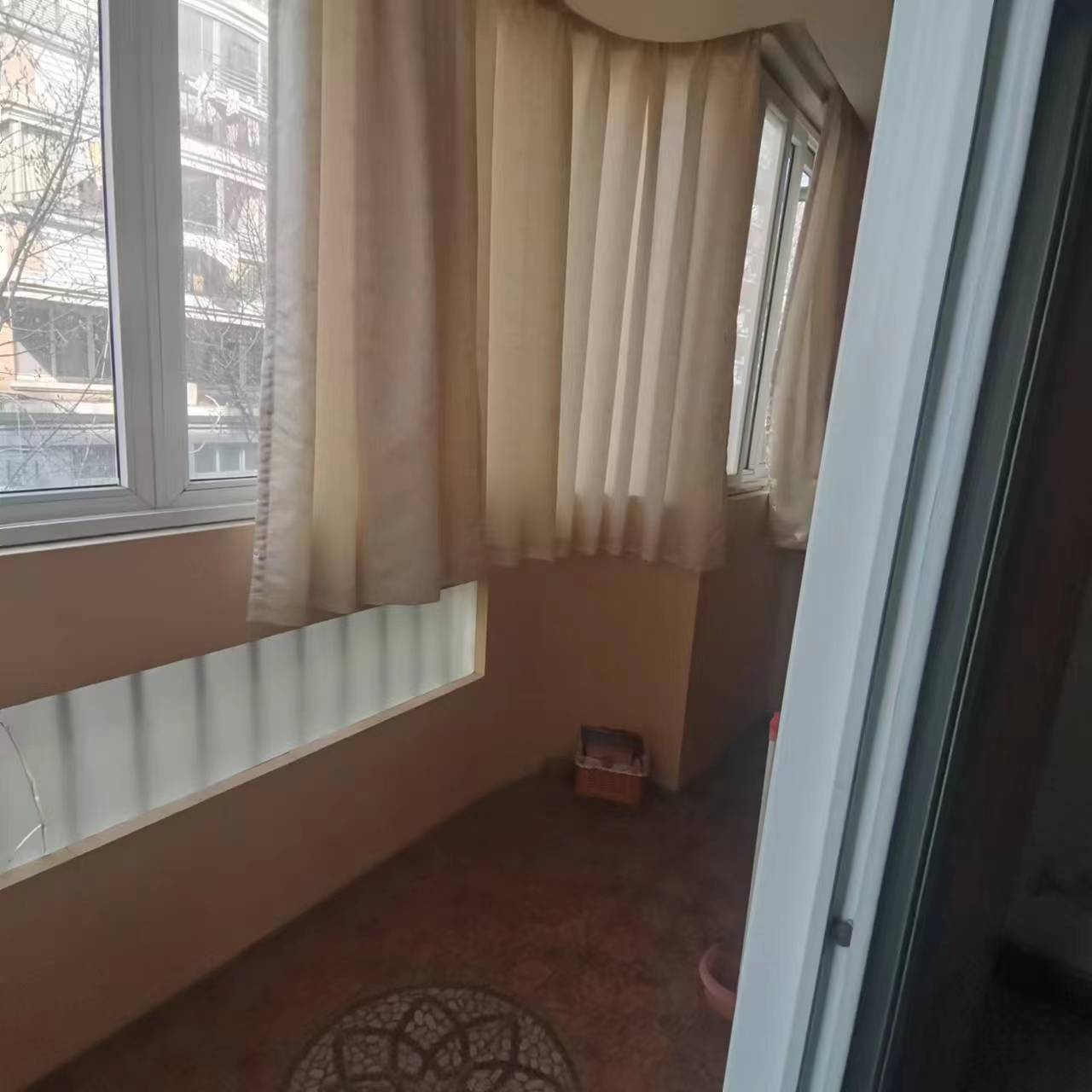 翡翠花园 3室2厅2卫 135.1m&sup2;