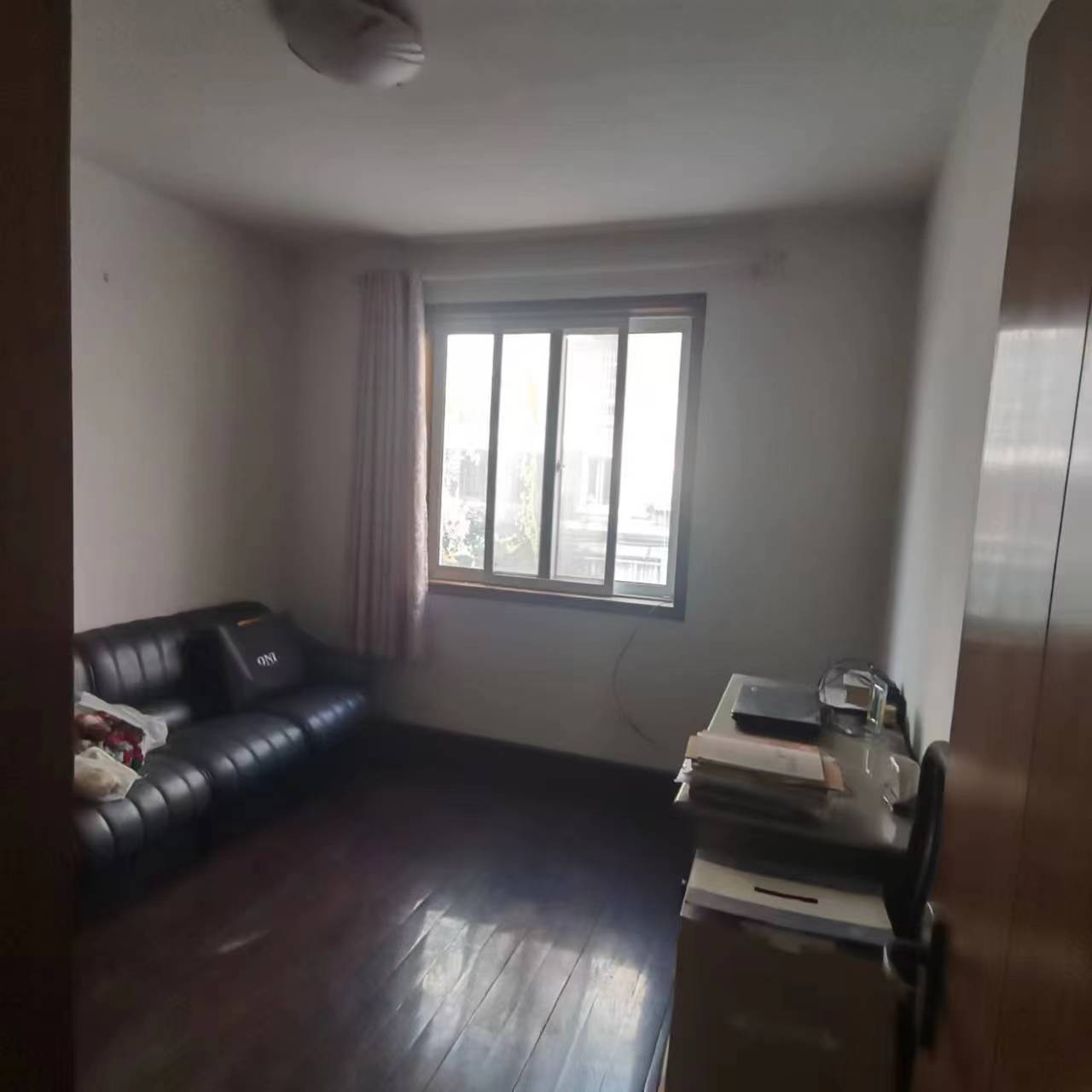 翡翠花园 3室2厅2卫 135.1m&sup2;