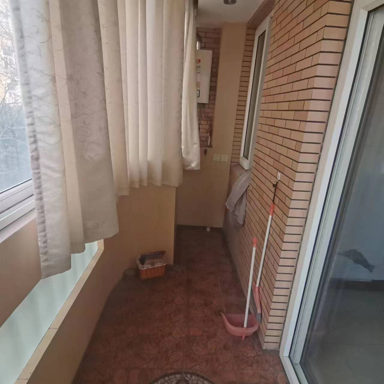翡翠花园 3室2厅2卫 135.1m&sup2;