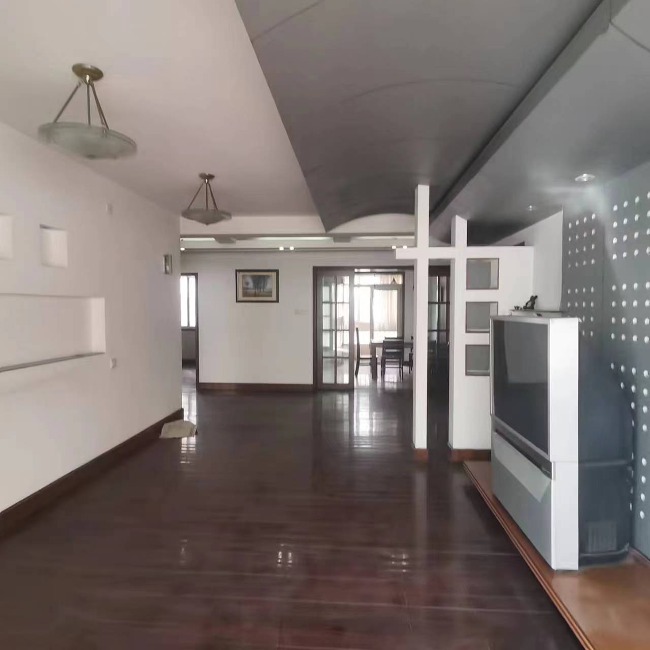 翡翠花园 3室2厅2卫 135.1m&sup2;