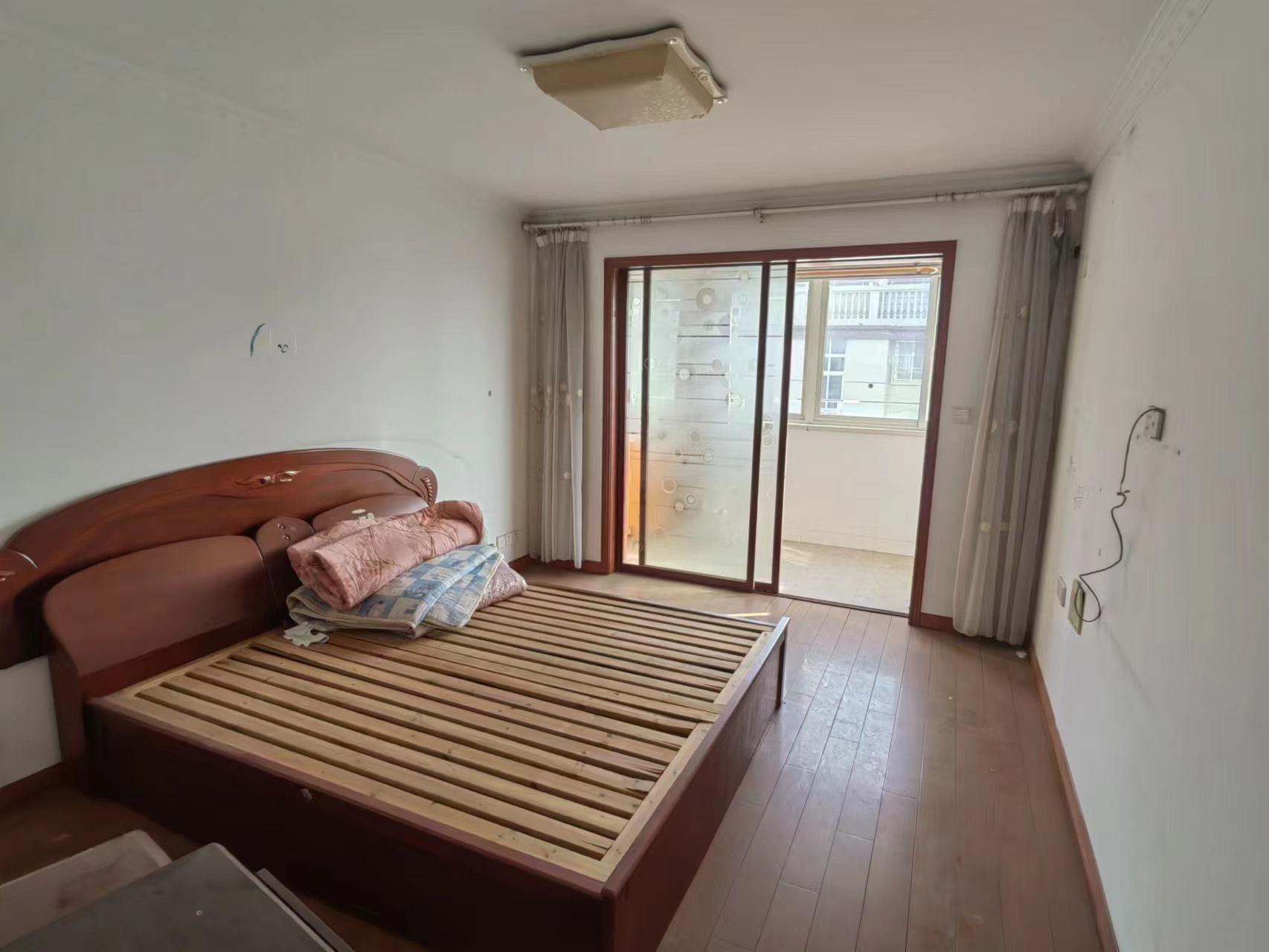 外滩小区 4室2厅2卫 91.00m&sup2;