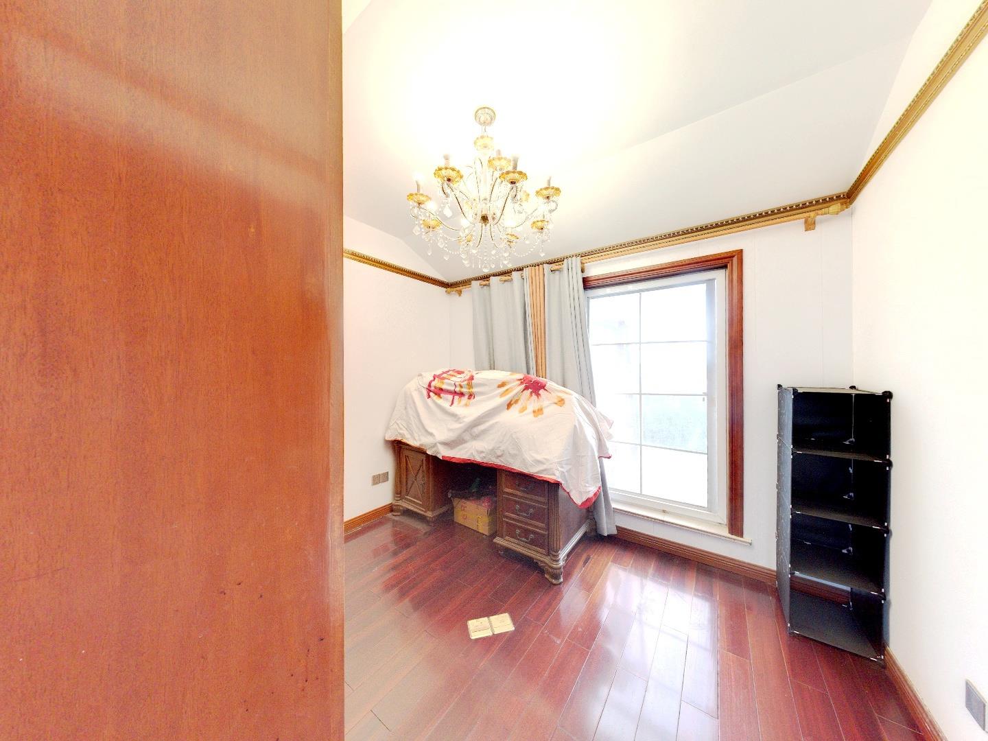 小石桥花苑 5室3厅2卫 198.00m&sup2;
