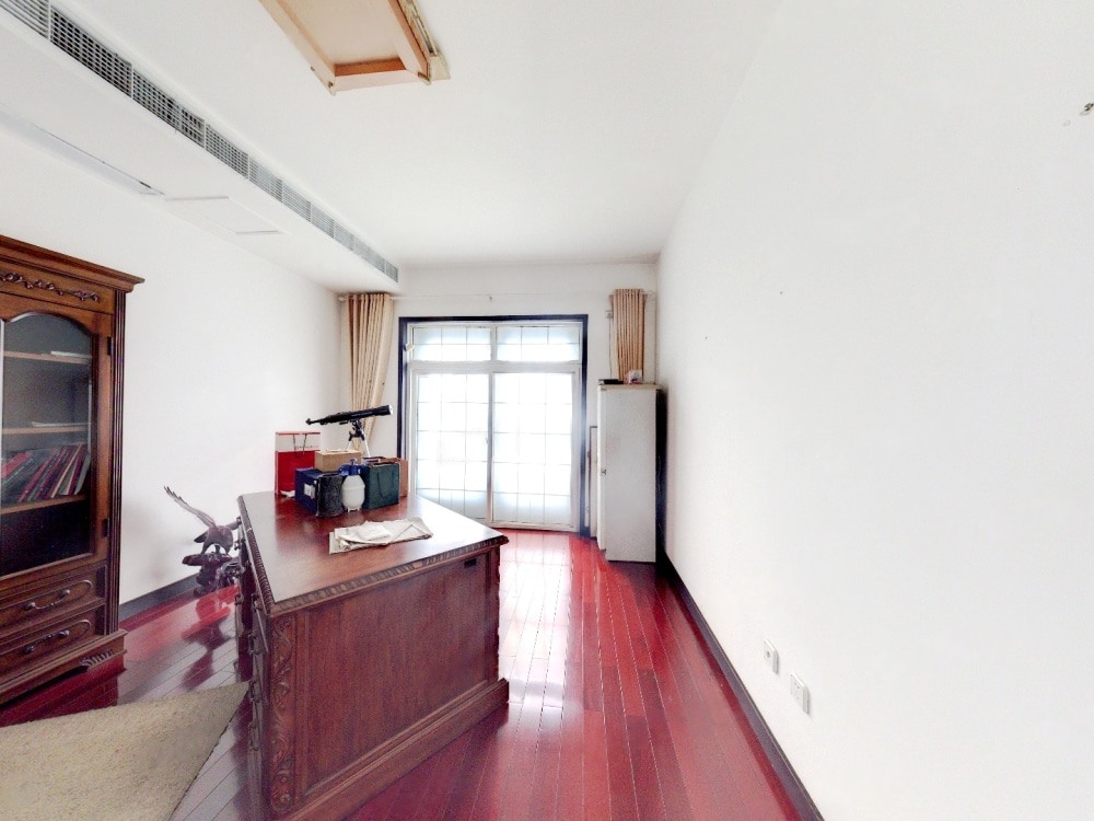 星湖花园 6室3厅3卫 356.00m&sup2;