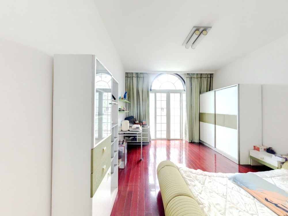 星湖花园 6室3厅3卫 356.00m&sup2;