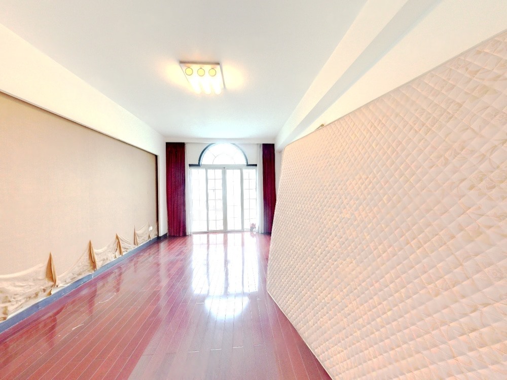 星湖花园 6室3厅3卫 356.00m&sup2;