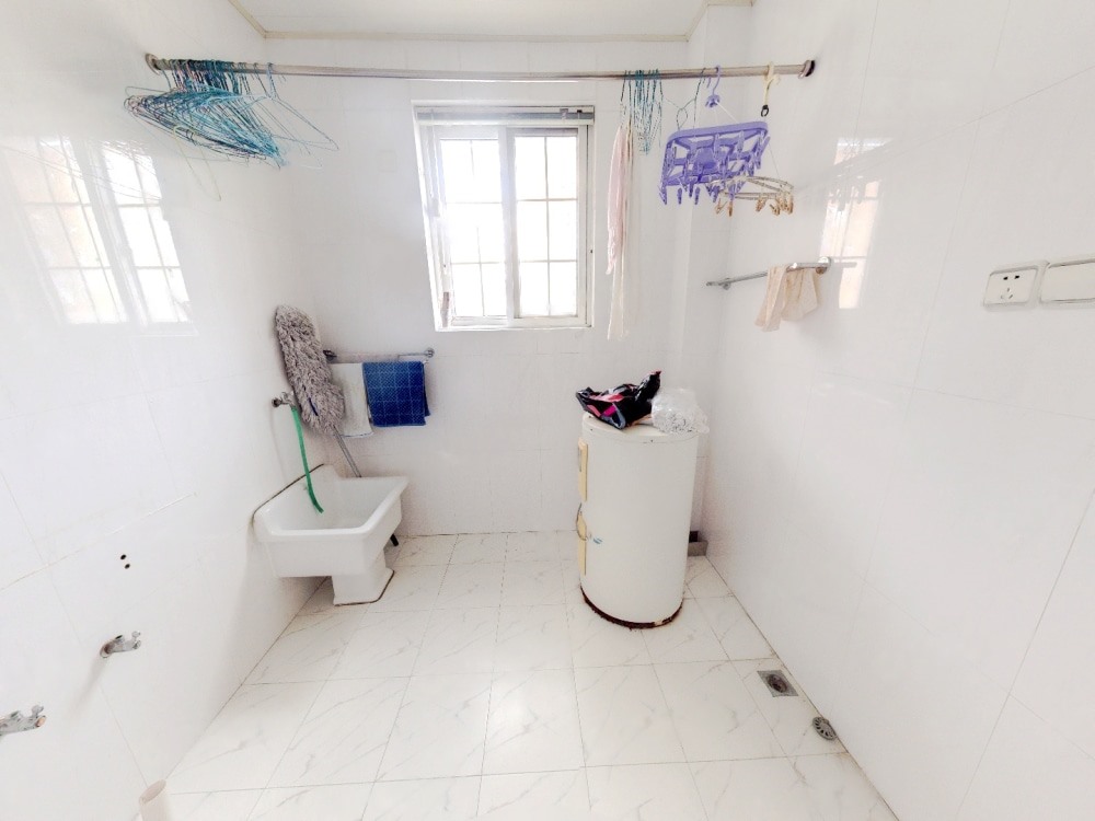 星湖花园 6室3厅3卫 356.00m&sup2;