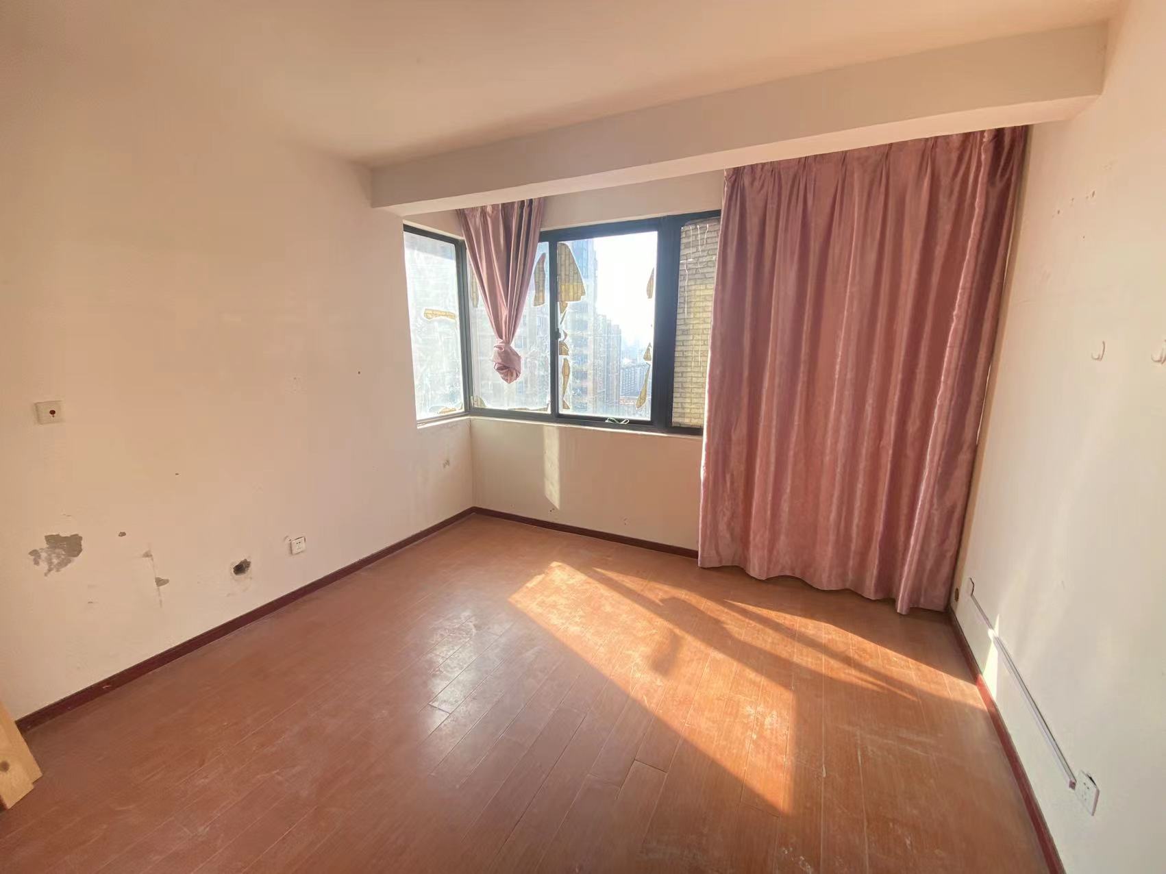融悦华庭 4室1厅2卫 30.00m&sup2;