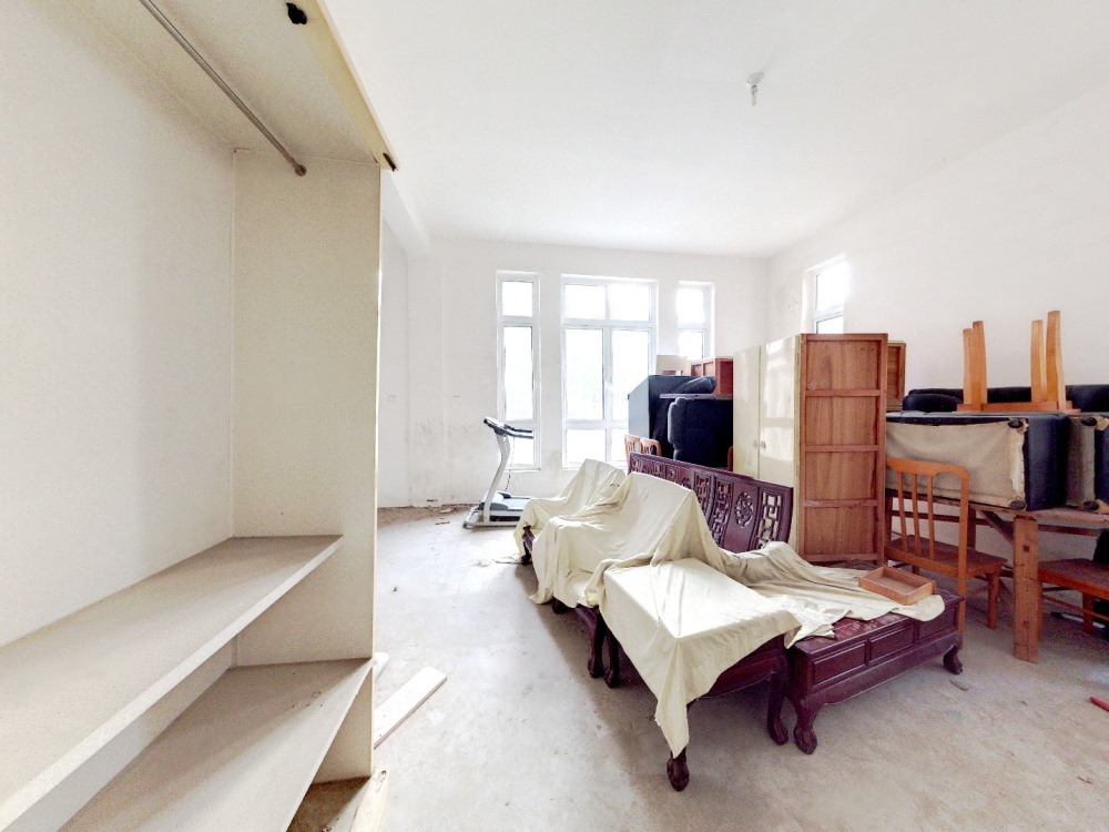 顺发御园 5室3厅5卫 262m&sup2;