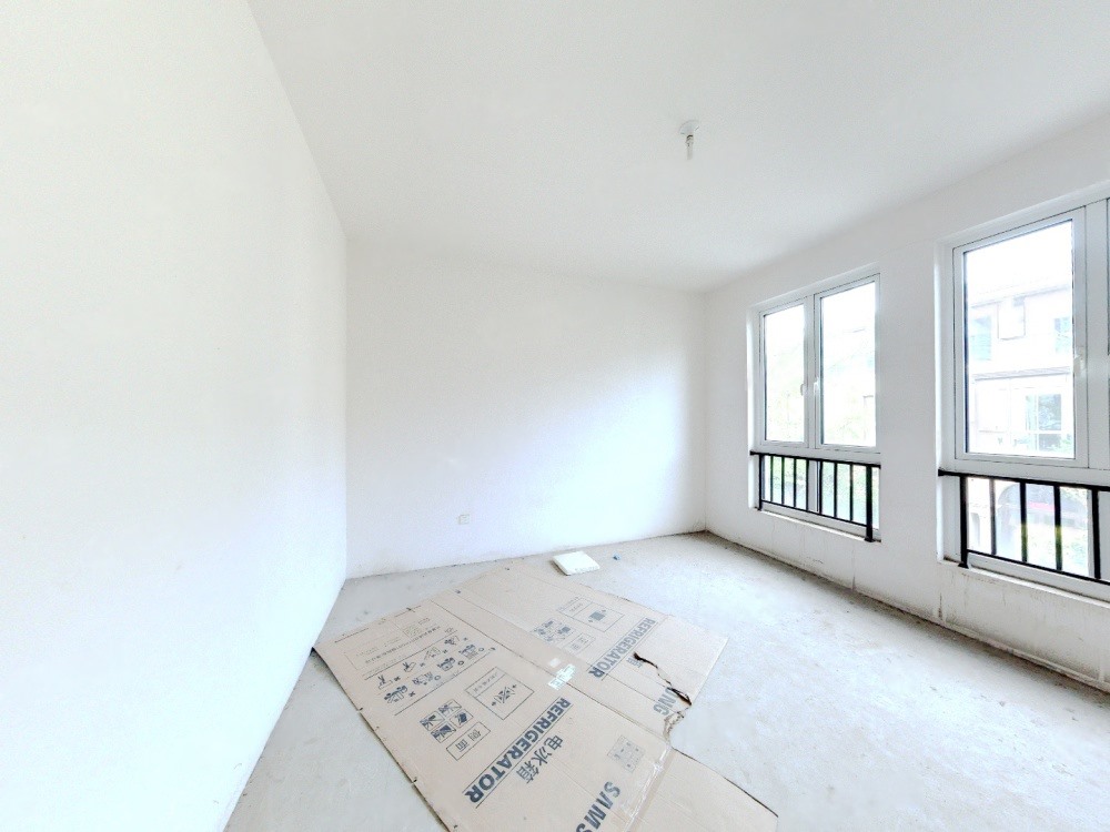 顺发御园 5室3厅5卫 262m&sup2;