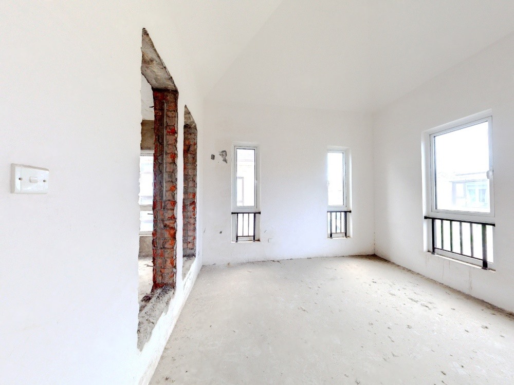 顺发御园 5室3厅5卫 262m&sup2;