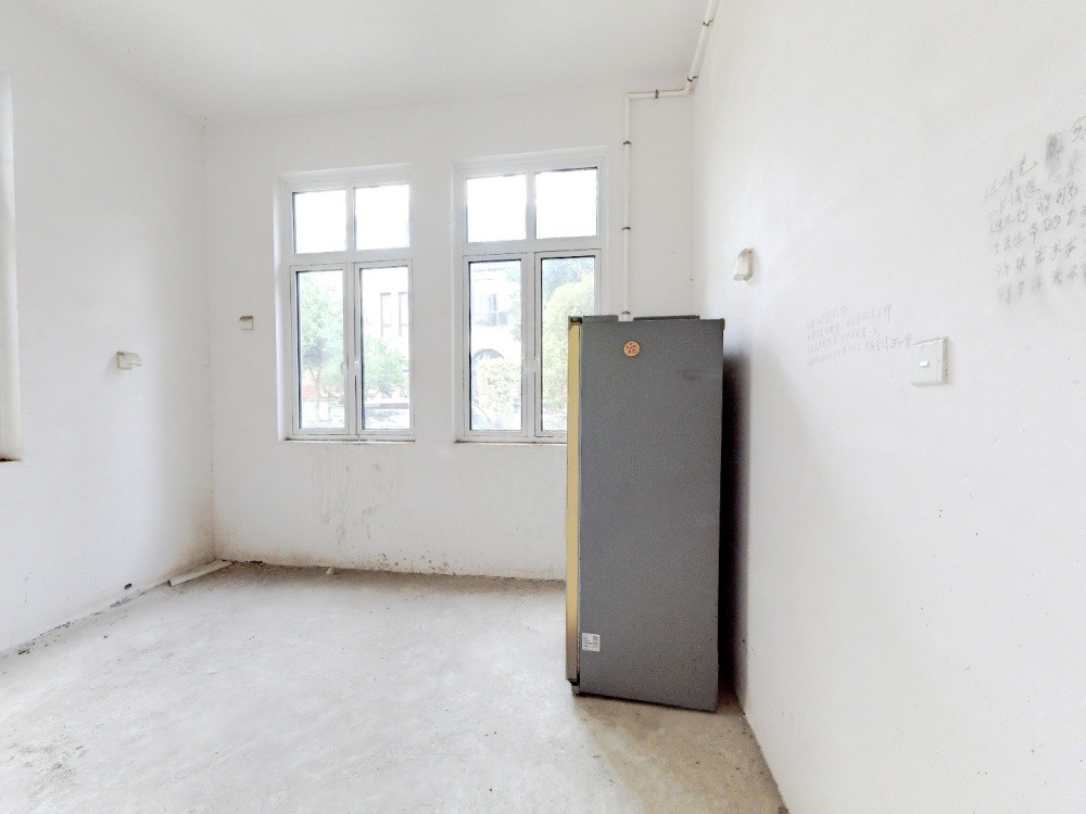 顺发御园 5室3厅5卫 262m&sup2;