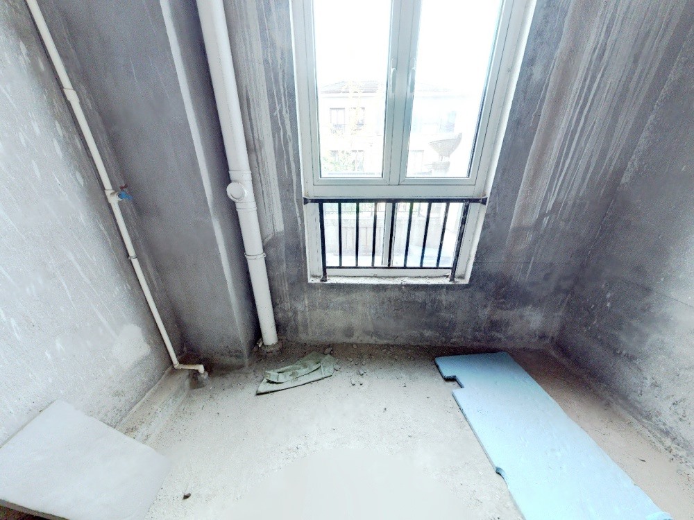 顺发御园 5室3厅5卫 262m&sup2;