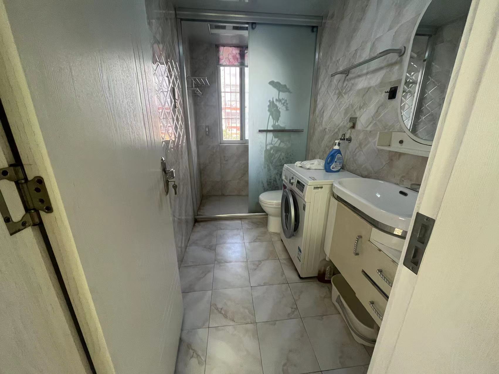 新港花苑 1室1厅1卫 56.28m&sup2;