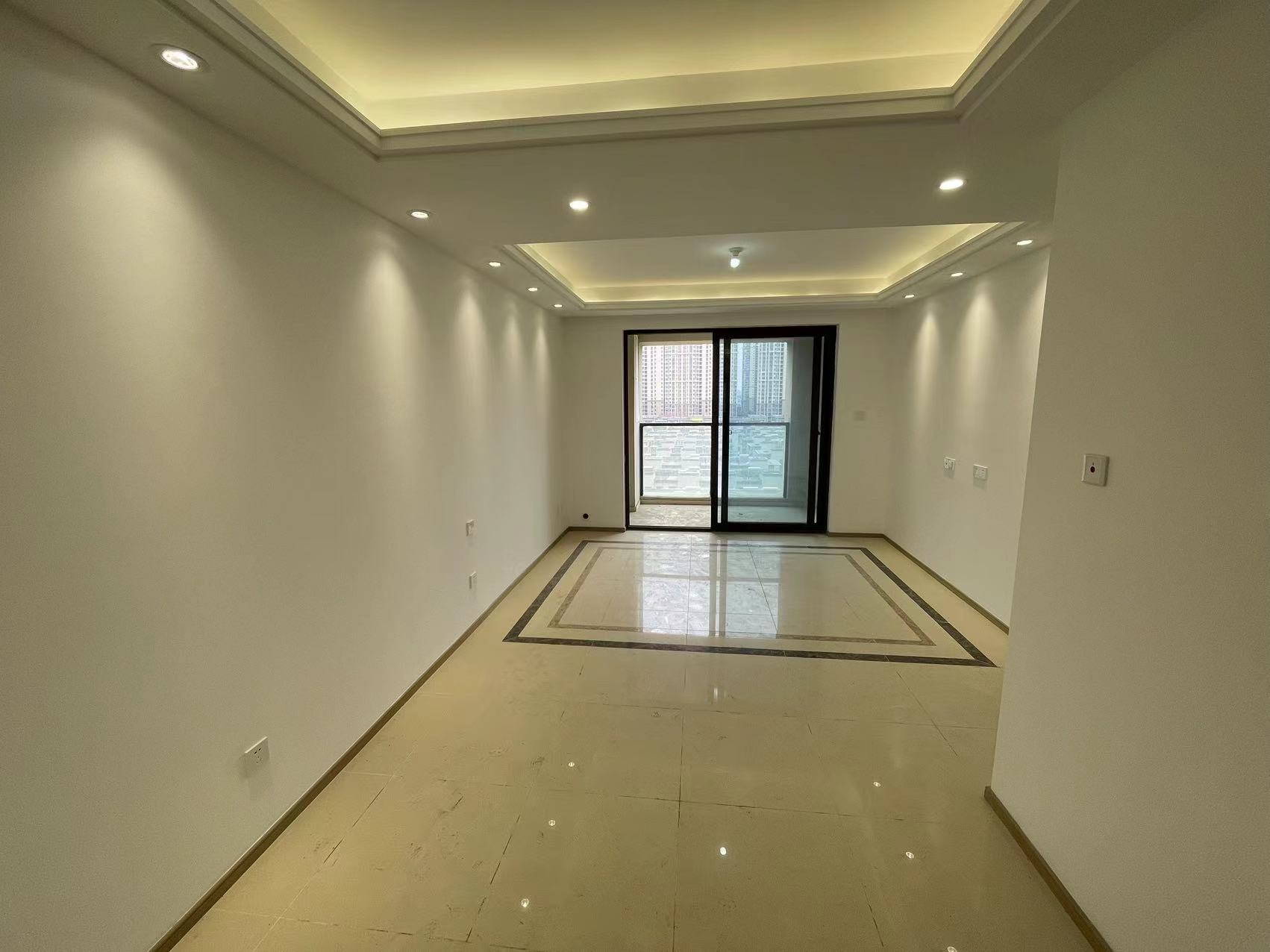 云樾东方 3室2厅1卫 95m&sup2;