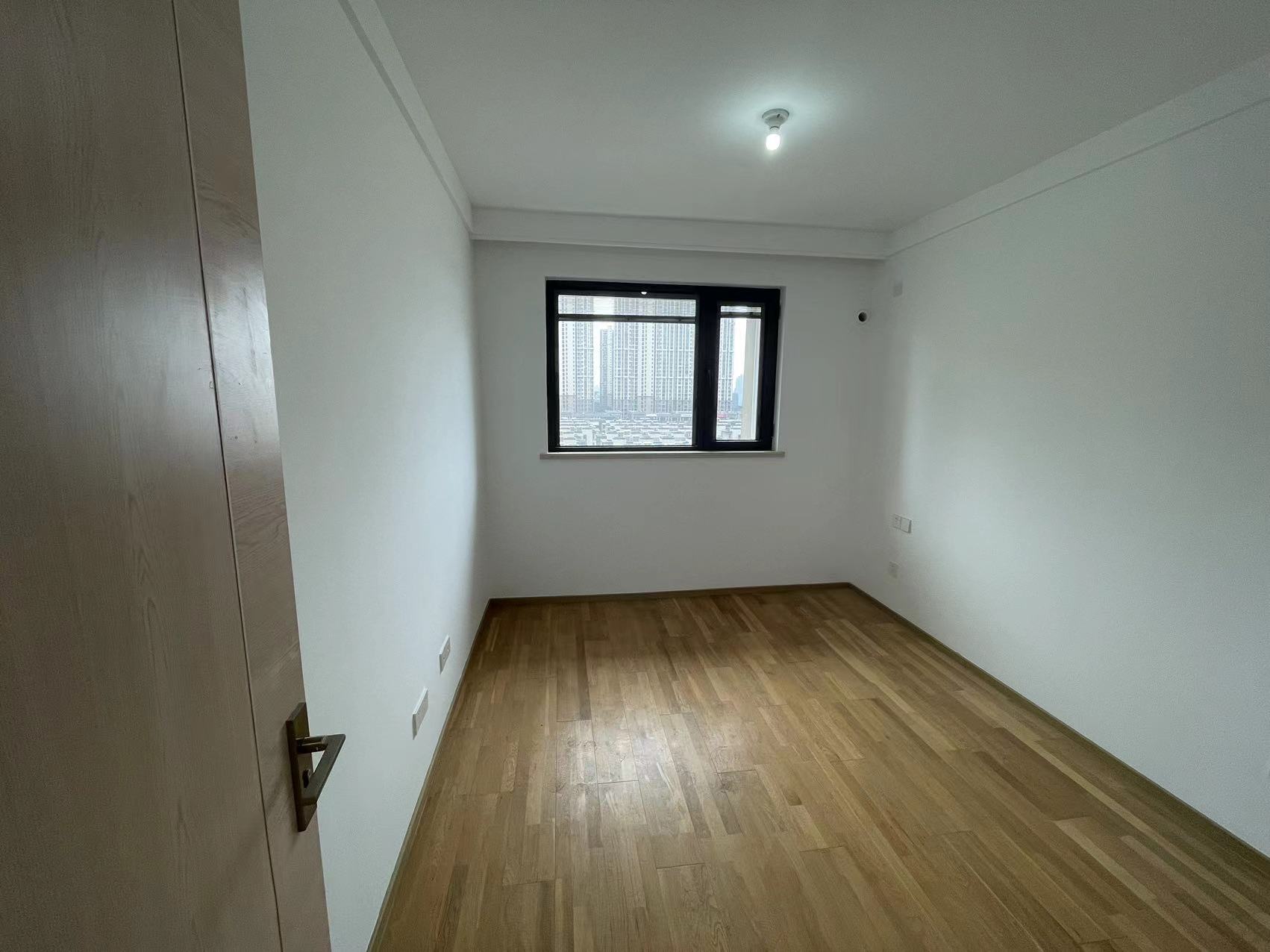 云樾东方 3室2厅1卫 95m&sup2;