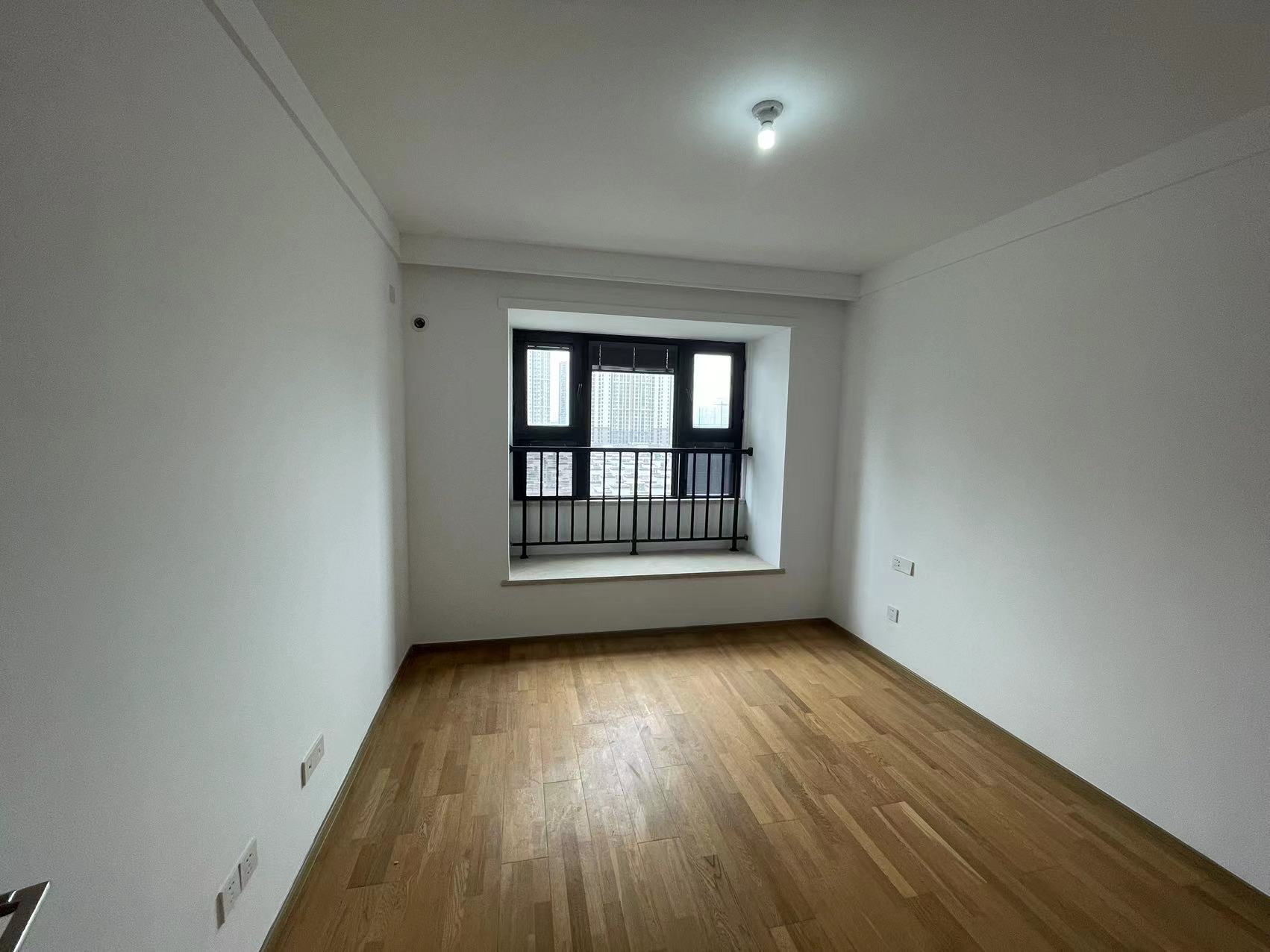 云樾东方 3室2厅1卫 95m&sup2;