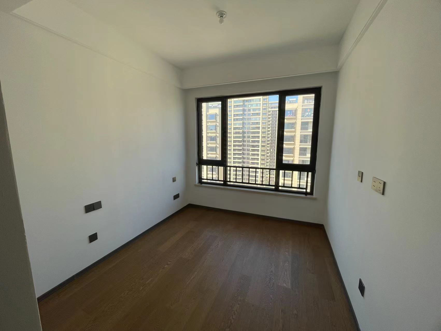 春风南岸东园 4室2厅2卫 136m&sup2;