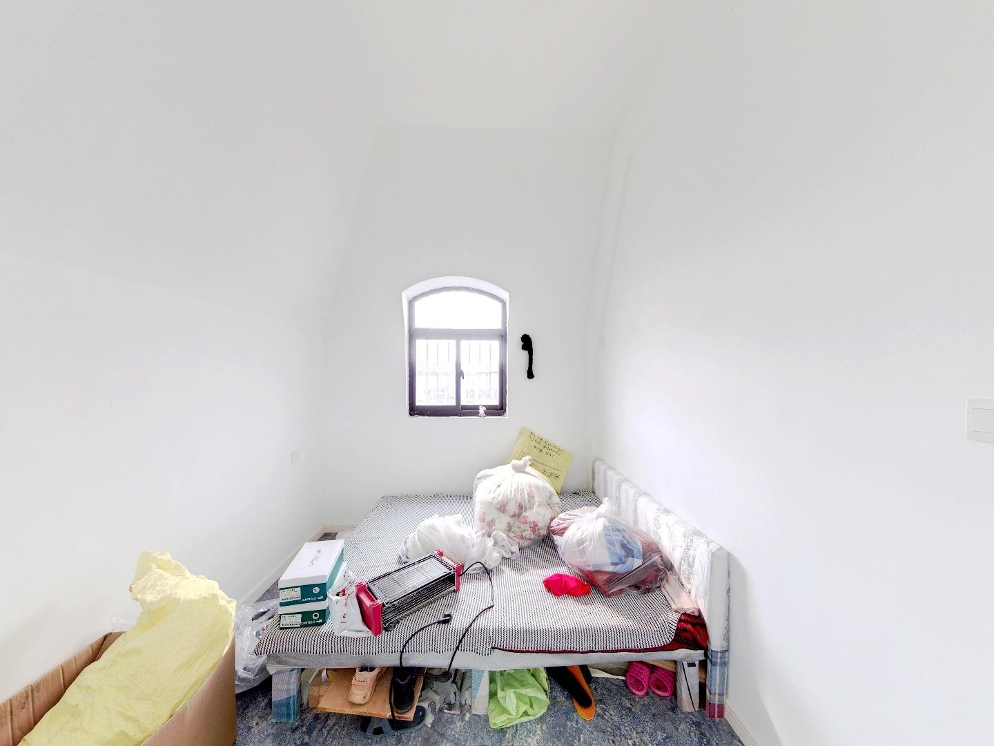 海韵花园 4室2厅2卫 142m&sup2;