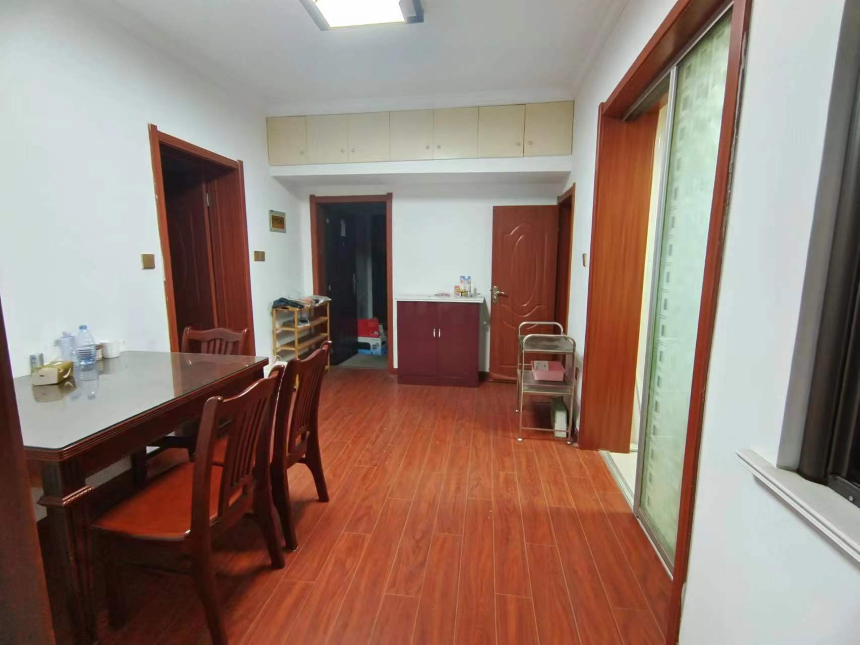 新建路新村 1室1厅卫 56m²