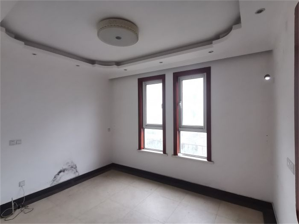 军山花园 4室2厅3卫 189.00m&sup2;