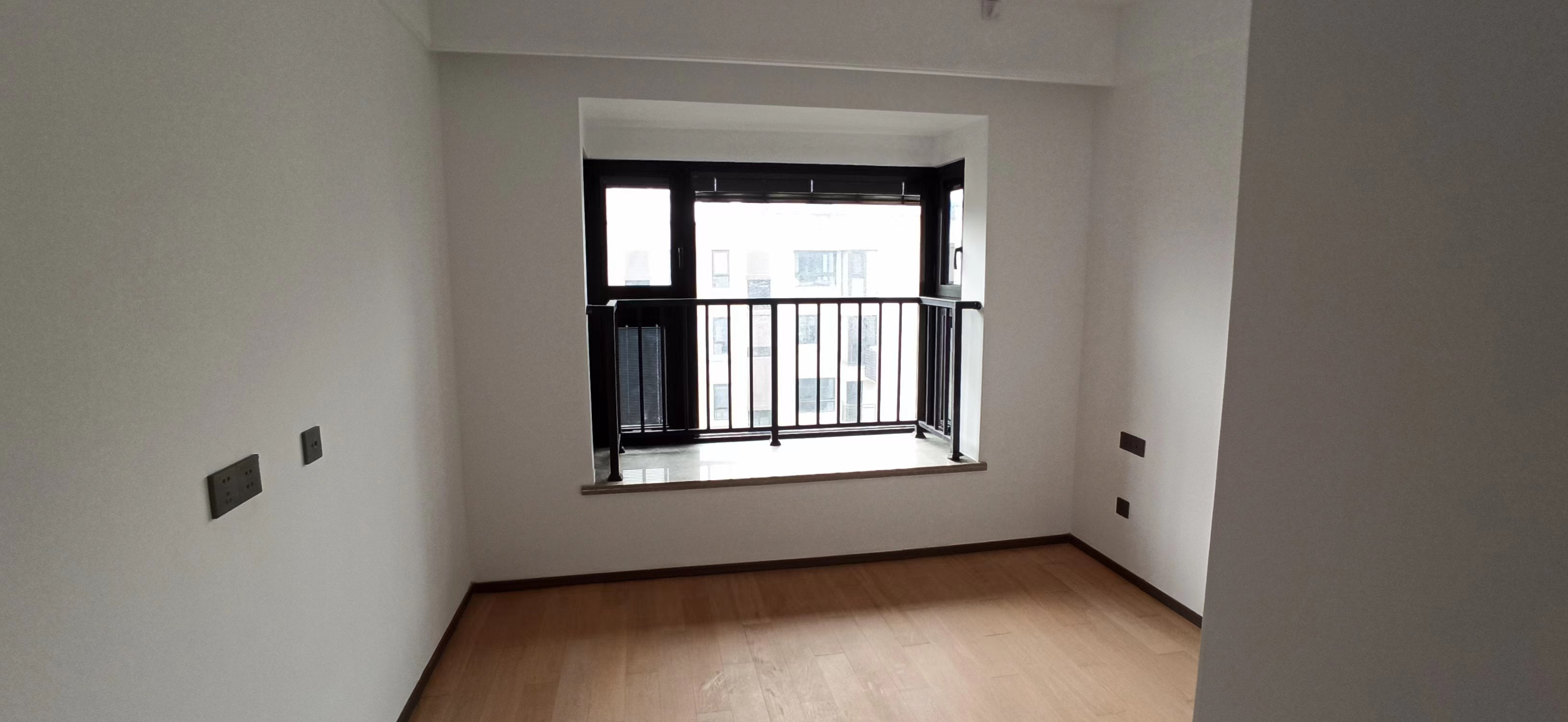 远创宸樾 3室2厅1卫 99m&sup2;