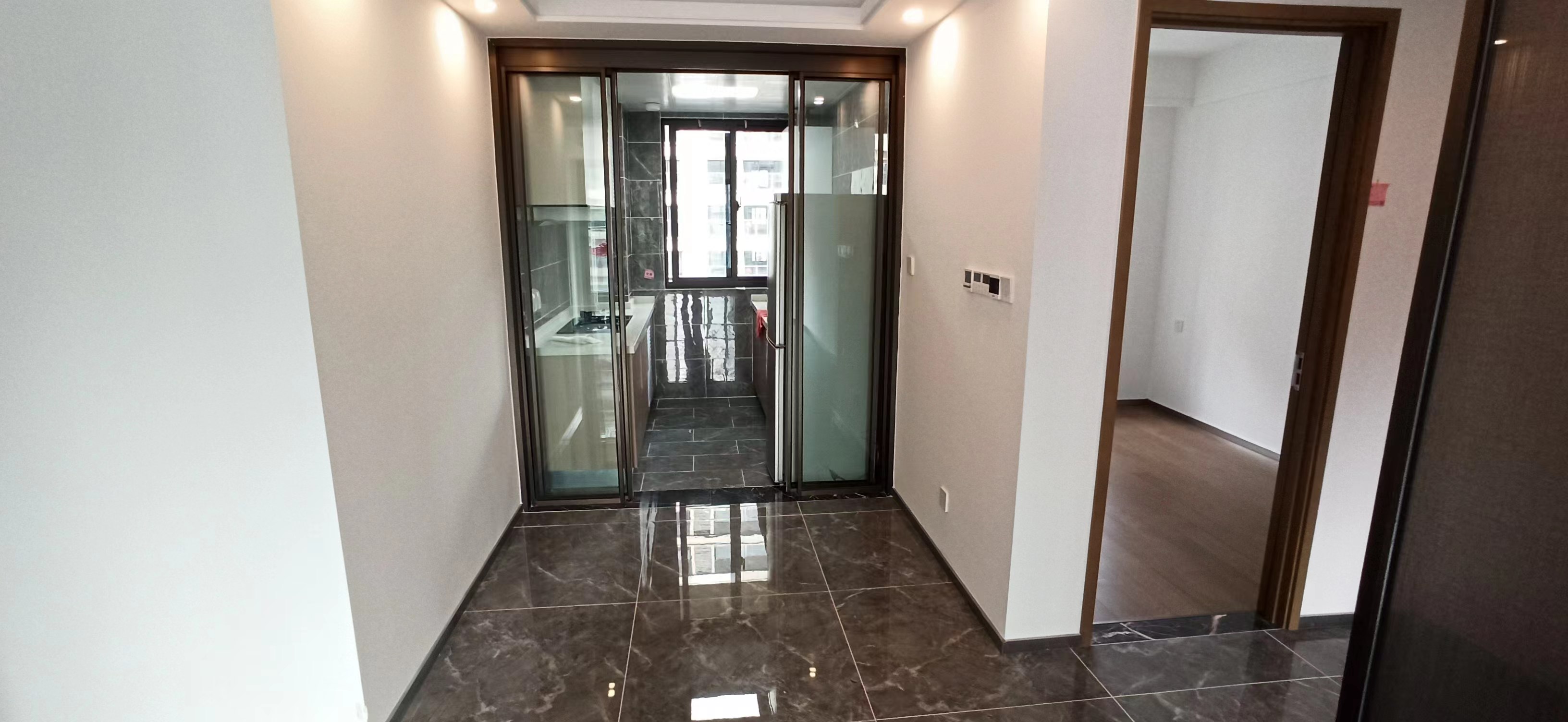 远创宸樾 3室2厅1卫 99m&sup2;