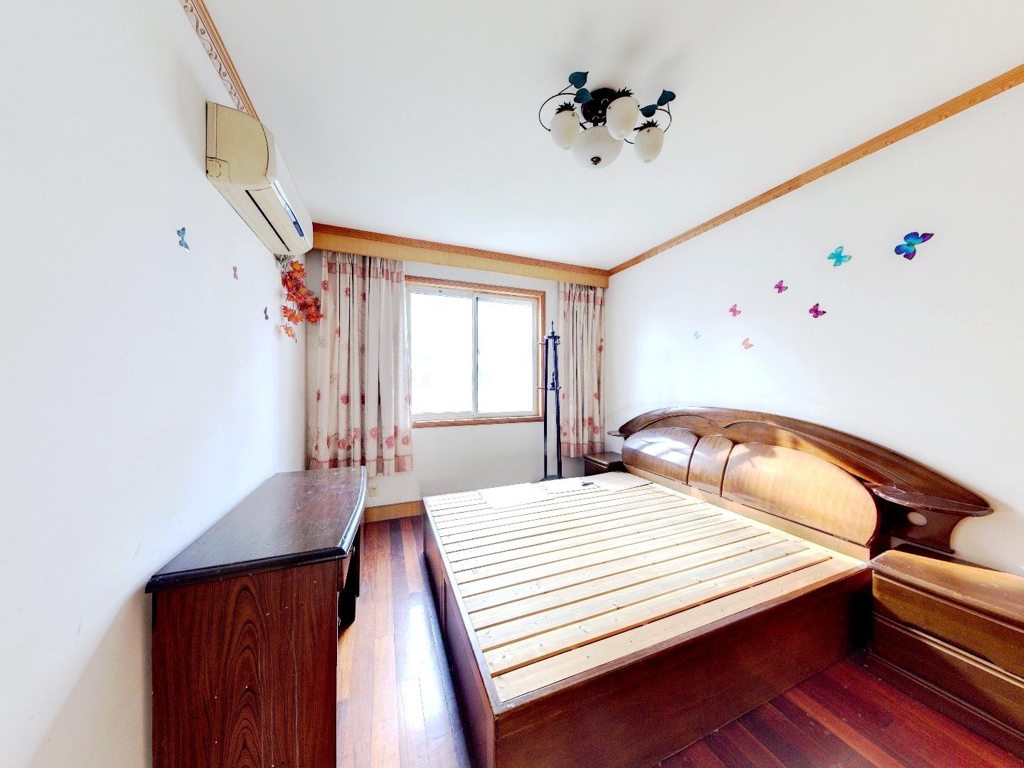 莲花苑 3室2厅1卫 124.1m&sup2;