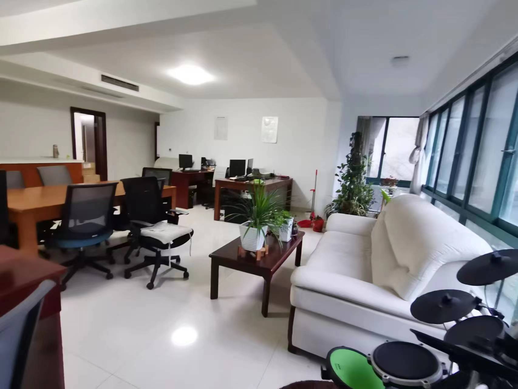 凤凰莱茵苑 4室1厅1卫 179m&sup2;